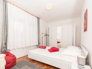 Internet - Wohnung in Crikvenica mit Grill und Terrasse by Interhome (Crikvenica)