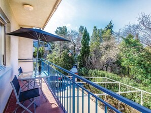 Outdoor dining - Wohnung in Crikvenica mit Grill und Terrasse by Interhome (Crikvenica)