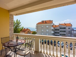 Outdoor dining - Appartement für 3 Personen mit Balkon by Interhome (Crikvenica)