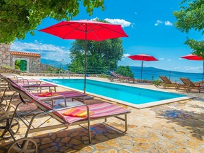 Pool - Ferienvilla Vesna in Crikvenica by Interhome (Crikvenica)