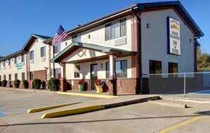 Exterior - Cassville Four seasons inn & suits (Cassville)