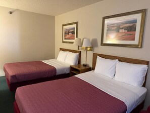 Standard Double Room | Blackout drapes, iron/ironing board, free WiFi, bed sheets - Cassville Four seasons inn & suits (Cassville)