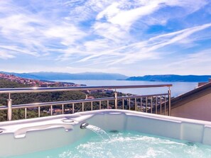 Outdoor spa tub - Apartment Aqua-Juric by Interhome (Crikvenica)