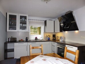 Fridge, microwave, oven, dishwasher - Irenahaus by Interhome (Auerbach)