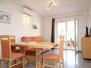 Dining - Appartement in Baška mit Eigener Terrasse by Interhome (Krk/Baška)