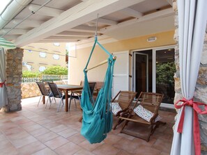Outdoor dining - Appartement in Baška mit Eigener Terrasse by Interhome (Krk/Baška)