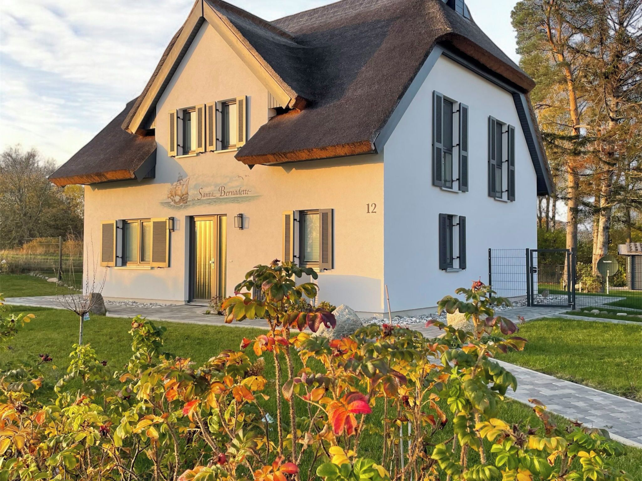 المنشأة من الخارج