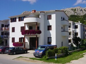Exterior - in Baška mit Eigenem Balkon by Interhome (Krk/Baška)