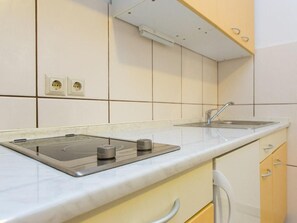 Fridge, cookware/dishes/utensils - Mrakovcic2 by Interhome (Krk/Baška)