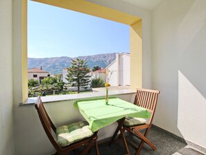 Outdoor dining - Wohnung in Baška mit Eigenem Balkon by Interhome (Krk/Baška)