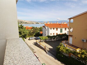 Property grounds - in Baška mit Eigenem Balkon by Interhome (Krk/Baška)