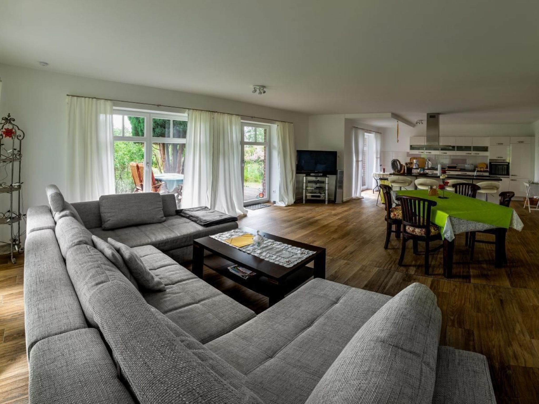 Fernseher, DVD-Player