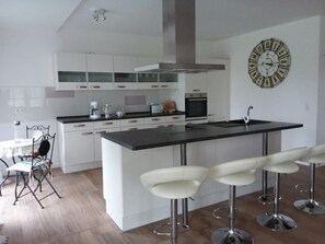 Fridge, microwave, oven, dishwasher - Schwalbennest by Interhome (Bergen)