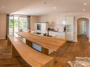 Fridge, microwave, oven, dishwasher - Wohnung Il Grande by Interhome (Kressbronn)