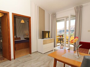 Interior - Modern eingerichtete Apartment für 2 Personen, Klimatisiert, freie Parkplatz un by Interhome (Krk/Baška)