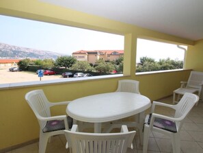 Outdoor dining - Wohnung in Baška mit Eigenem Balkon by Interhome (Krk/Baška)