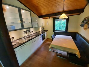 Fridge, cookware/dishes/utensils