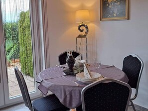 Dining - "Nette App in der Nähe des Pools" by Interhome (Krk/Milohnići)