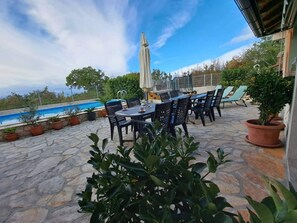 Outdoor dining - "Nette App in der Nähe des Pools" by Interhome (Krk/Milohnići)