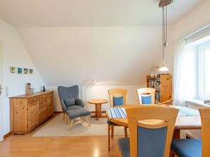 Dining - Gemütliche Ferienwohnung mit separatem Garten by Interhome (Pellworm (Ort))