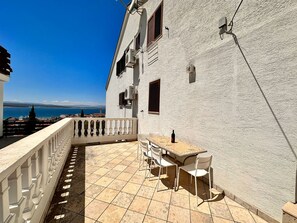 Outdoor dining - Wohnung Jaka 2 by Interhome (Crikvenica)