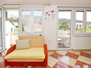 Living area - Modern eingerichtete Apartment ideal für junge Paaren im Zentrum von Baska by Interhome (Krk/Baška)