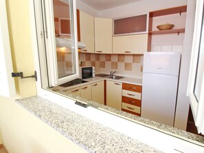 Fridge, microwave, cookware/dishes/utensils - in Baška mit Eigenem Balkon by Interhome (Krk/Baška)