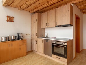 Fridge, oven, dishwasher, cookware/dishes/utensils - Am Rückerlhof by Interhome (Geigant)