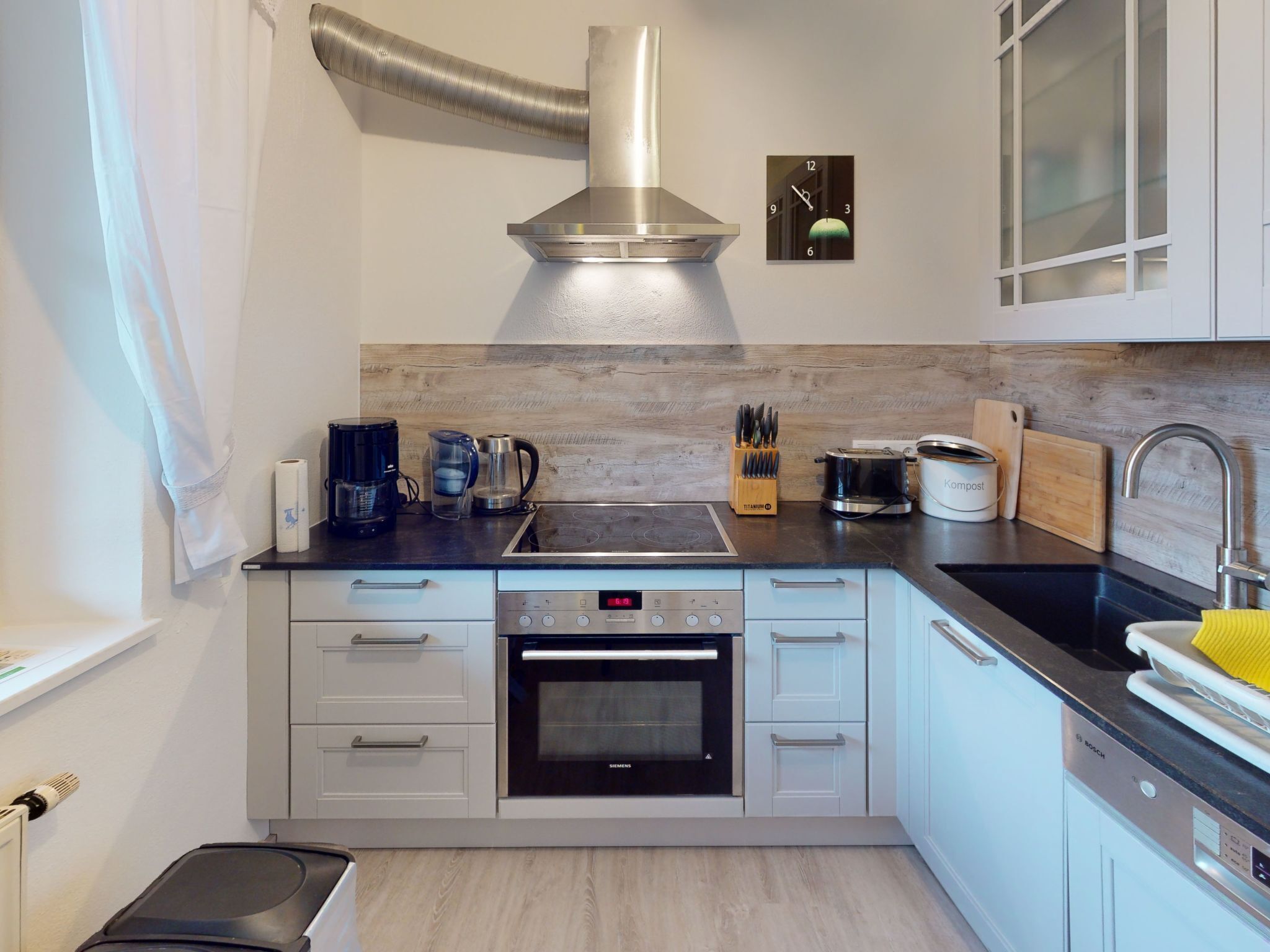 ثلاجة، ميكروويف، فرن، غسالة أطباق