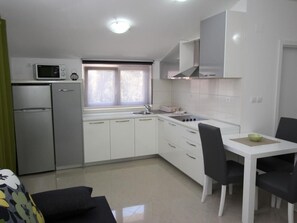Fridge, microwave, dishwasher, cookware/dishes/utensils - Gorica 1 A2+1 br.7 by Interhome (Krk/Baška)