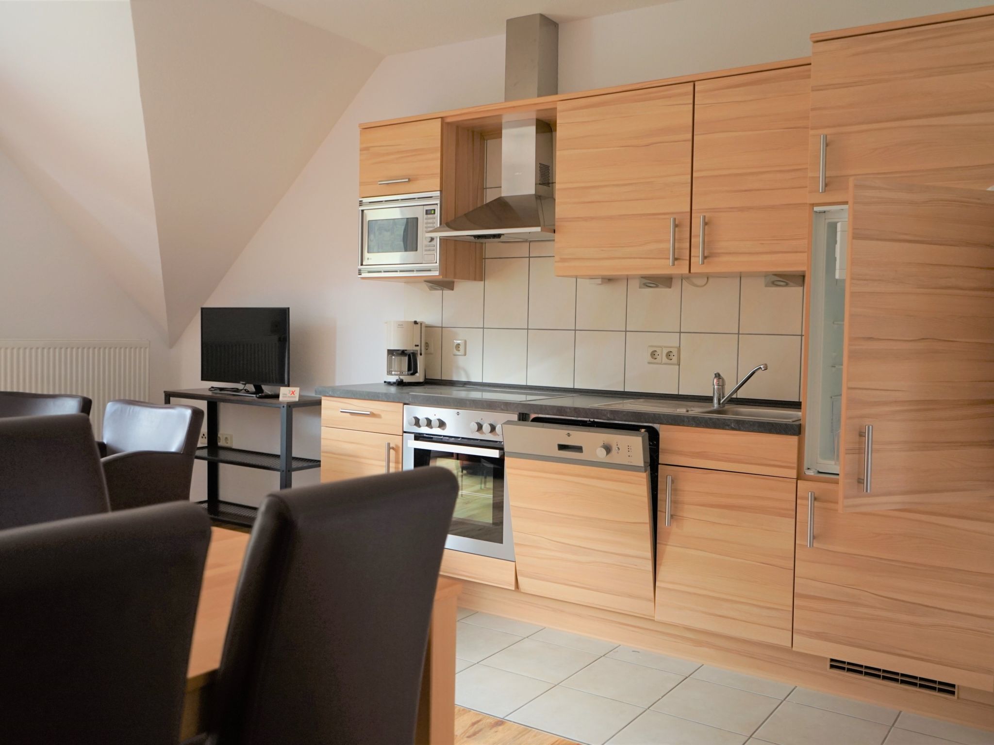 Kühlschrank, Mikrowelle, Ofen, Geschirrspüler