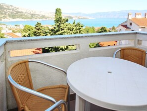 Outdoor dining - Modern eingerichtete Apartment für 4 Personen mit Meerblick by Interhome (Krk/Baška)
