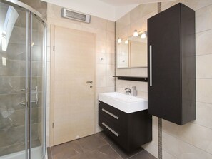 Towels - Tolles Appartement in Baška mit Terrasse by Interhome (Krk/Baška)