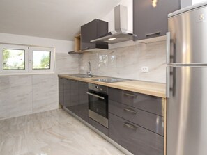Fridge, microwave, dishwasher, cookware/dishes/utensils - in Baška mit Eigenem Balkon by Interhome (Krk/Baška)