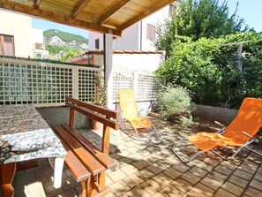 Outdoor dining - Neue Ferienwohnung in Baška mit Eigener Terrasse by Interhome (Krk/Baška)