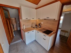Fridge, dishwasher, cookware/dishes/utensils - Wohnung in toller Lage, 50m vom Strand entfernt by Interhome (Crikvenica)