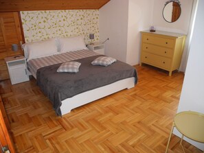 Internet - Wohnung in toller Lage, 50m vom Strand entfernt by Interhome (Crikvenica)