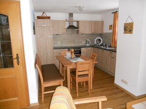 Dining - Gemütliche Wohnung im Zentrum von Reit im Winkl by Interhome (Reit im Winkl)