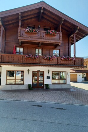 Exterior detail - Gemütliche Wohnung im Zentrum von Reit im Winkl by Interhome (Reit im Winkl)