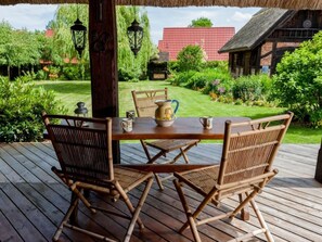 Outdoor dining - in Gąski mit Gepflegtem Garten by Interhome (Gąski)