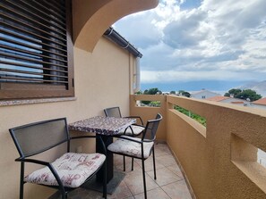 Outdoor dining - Wohnung in Baška mit Eigenem Balkon by Interhome (Krk/Baška)