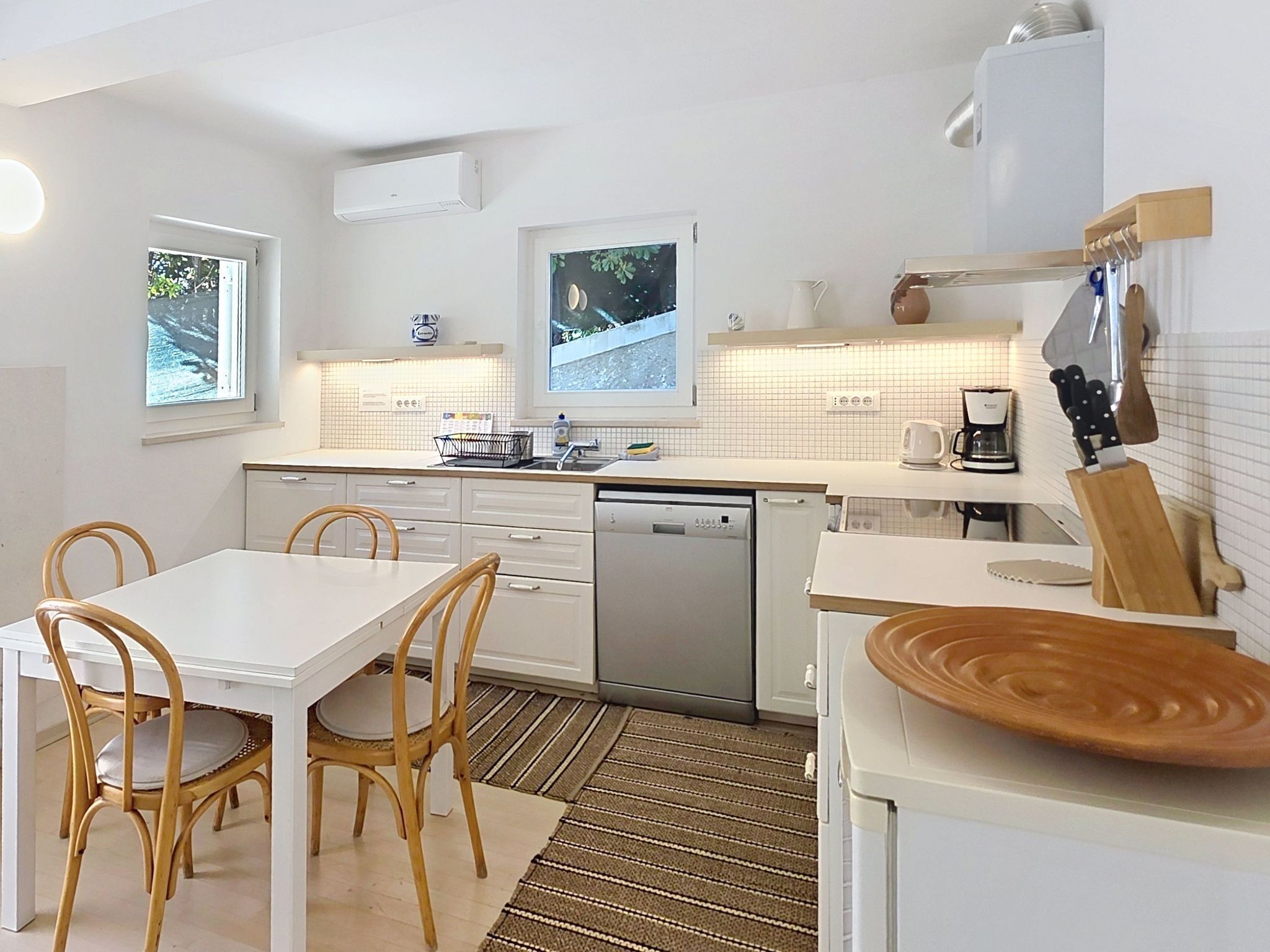 Fridge, oven, cookware/dishes/utensils