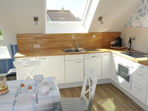 Fridge, oven, dishwasher, cookware/dishes/utensils - Pierkoppel OG by Interhome (Börgerende)