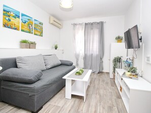 Living area - Gemütliches Appartement in Baška mit Eigener Terrasse by Interhome (Krk/Baška)