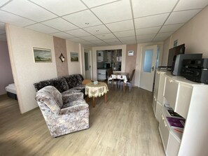 Living area - Ferienbungalow Lais - Seite 1 by Interhome (Loissin)