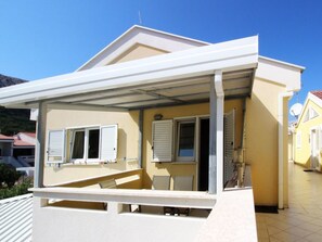 Property grounds - Appartement in Baška by Interhome (Krk/Baška)