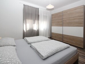 Internet - Wohnung in Baška mit Eigener Terrasse by Interhome (Krk/Baška)