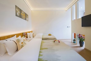 Signature Twin Room, Mountain View | Desk, laptop workspace, blackout drapes, free WiFi - Shangri-La Chenxia Courtyard Homestay (Shangri-La City)