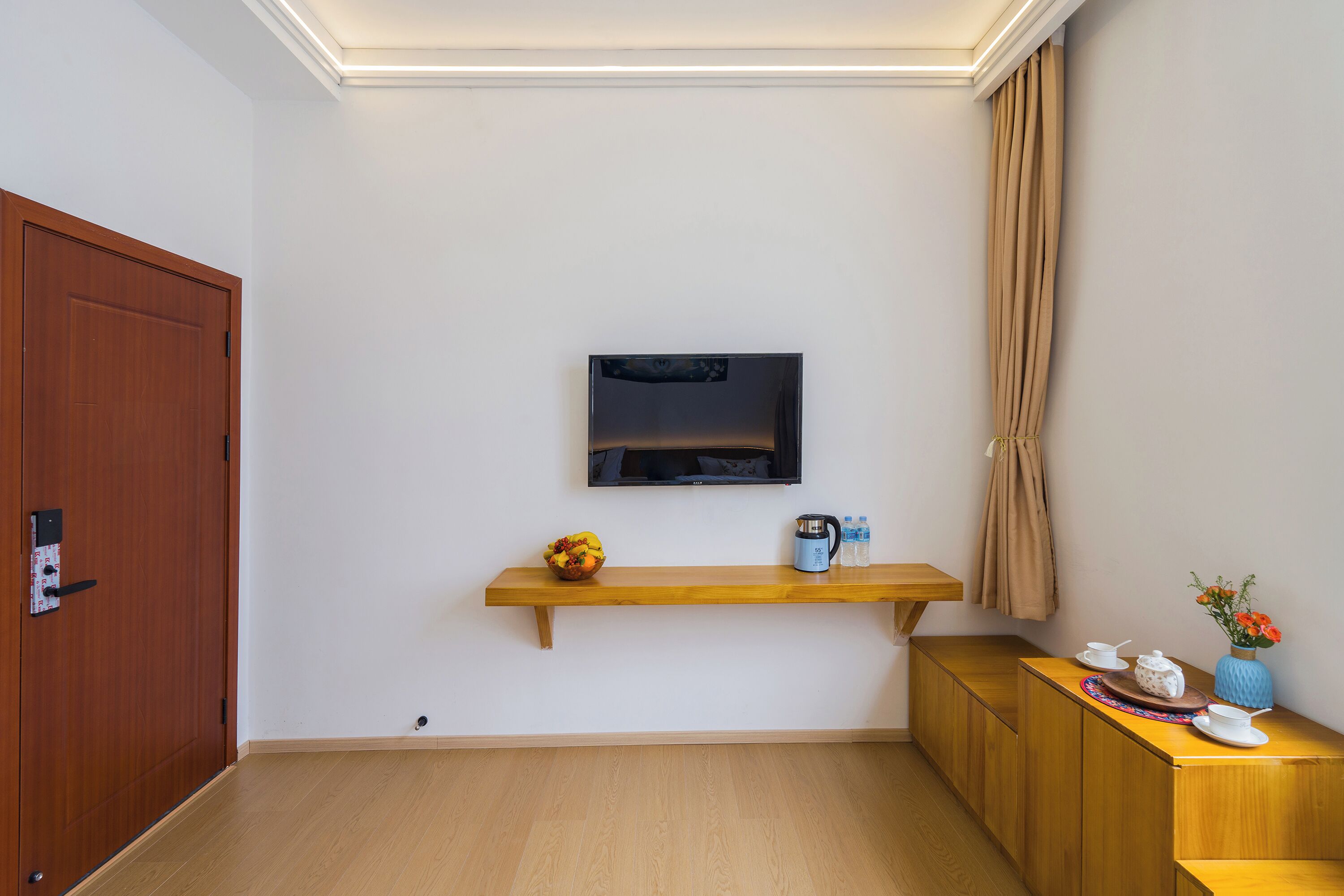 Standardværelse med 2 enkeltsenge - bjergudsigt | Skrivebord, arbejdsområde til bærbare computere, mørklægningsgardiner