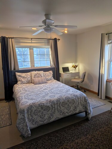 Cozy 1-bedroom studio in delightful Kimball with AC